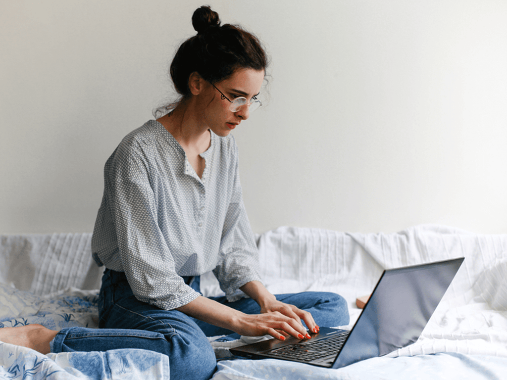 13 Side Hustles You Can Do Indoors This Winter